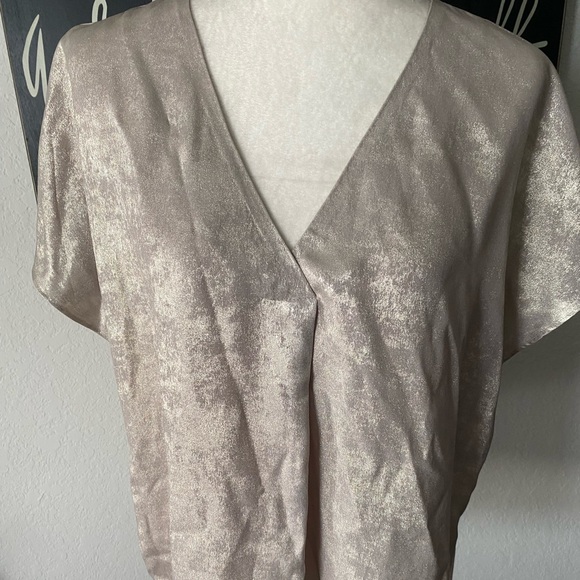 Jodifl Gold Shimmer Top NWT - Picture 2 of 11